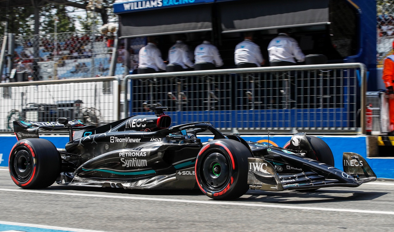 Mercedes ya piensa en Singapur