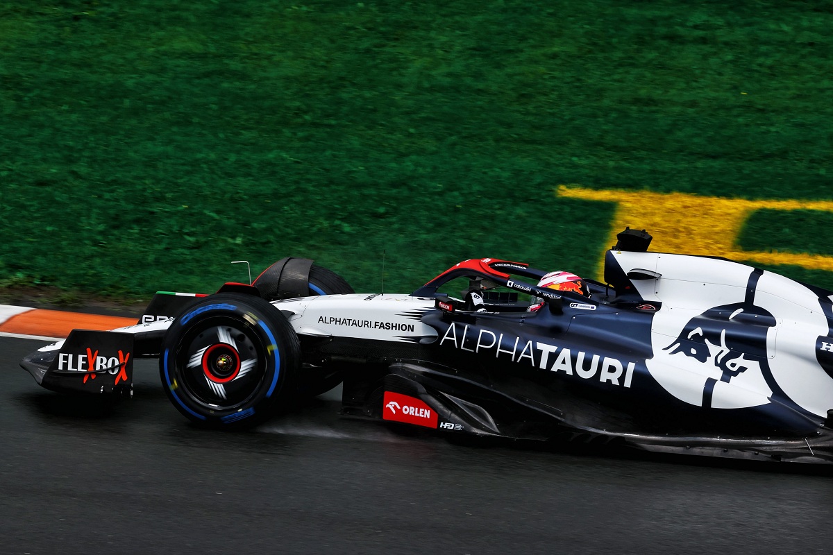 Liam Lawson a bordo del AT03 en Zandvoort. (XPB Images)
