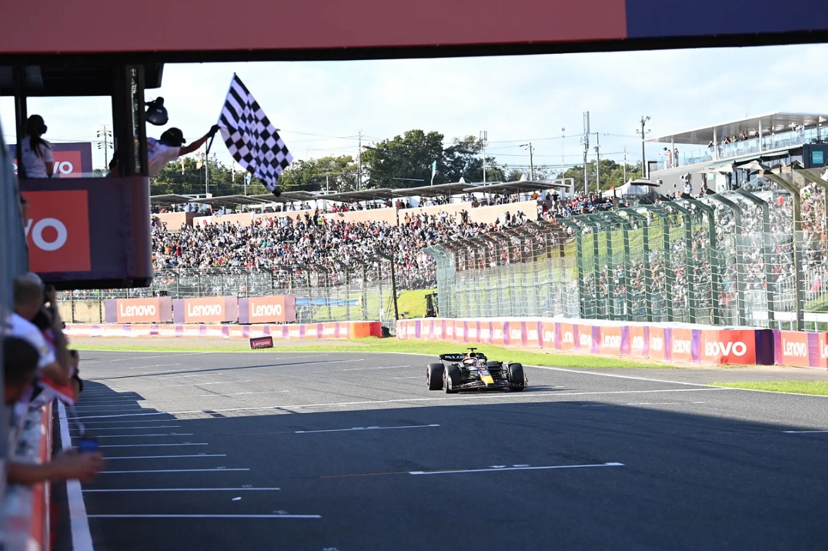 Verstappen ganó en Japón y está a un paso del título