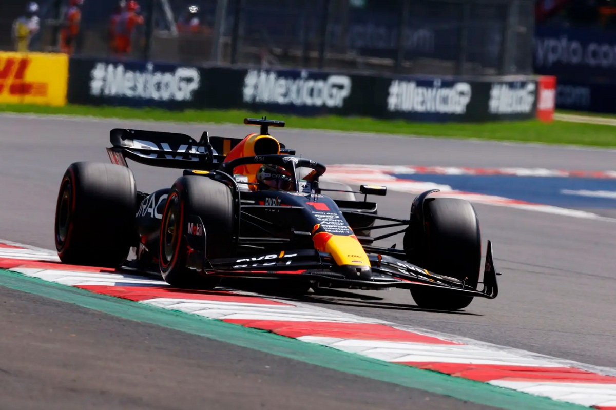 Verstappen durante la PL3. (Steven Tee)