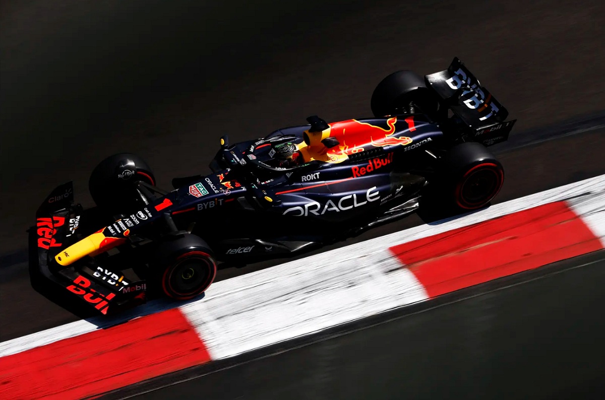 Verstappen se queda con el último entrenamiento en México