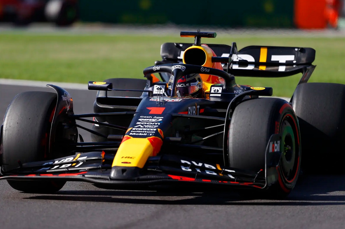 Verstappen no pudo bajar el tiempo de Leclerc. (Zak Mauger)