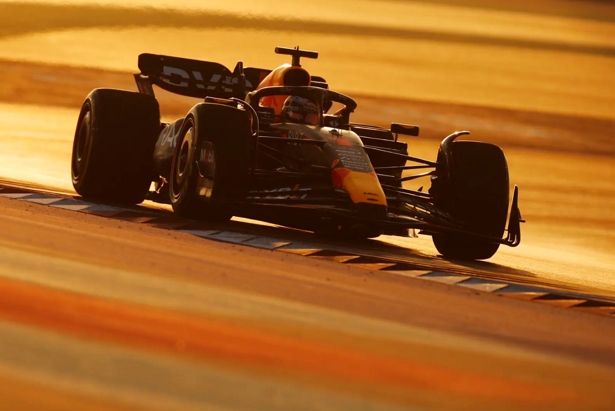Verstappen tuvo dificultades para adaptarse a la reconfiguración de las curvas 12 y 13 implementadas de urgencia por la FIA. (Steven Tee)