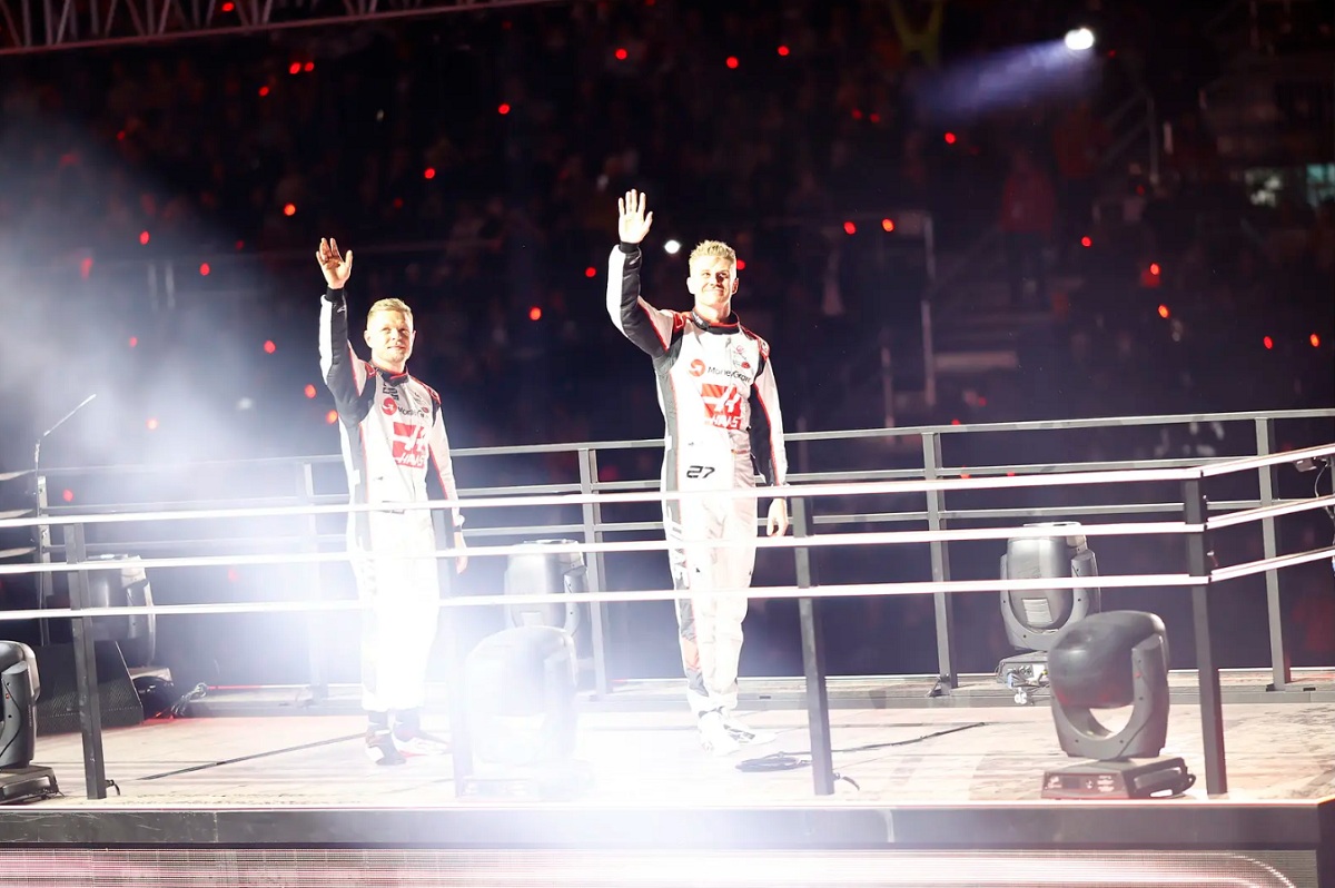 Magnussen y Hülkenberg en la presentación del miércoles. (Andy Hone)