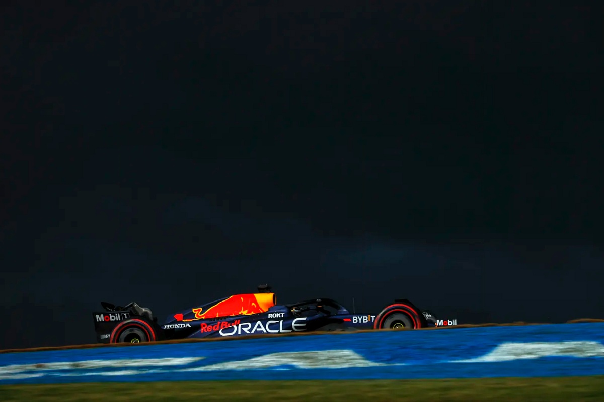 Verstappen se aseguró la pole para el domingo