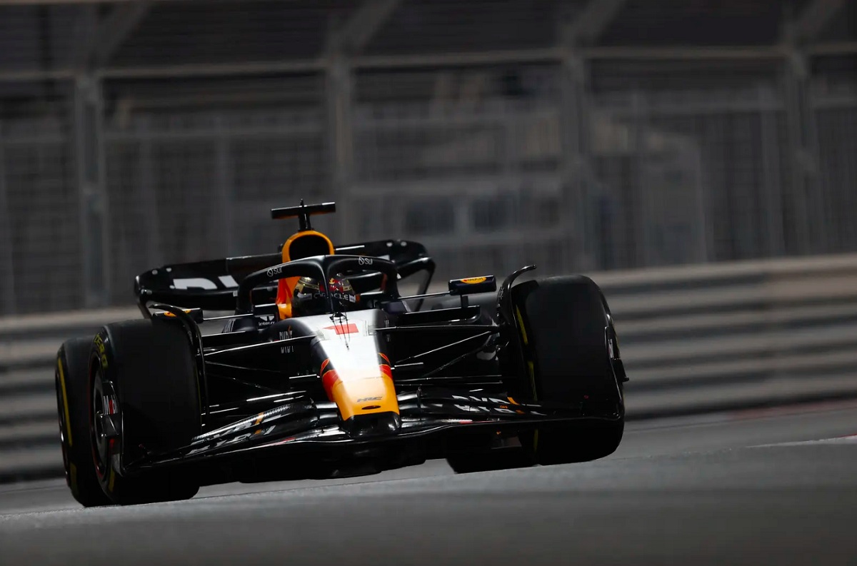 Verstappen durante la PL2. (Andy Hone)