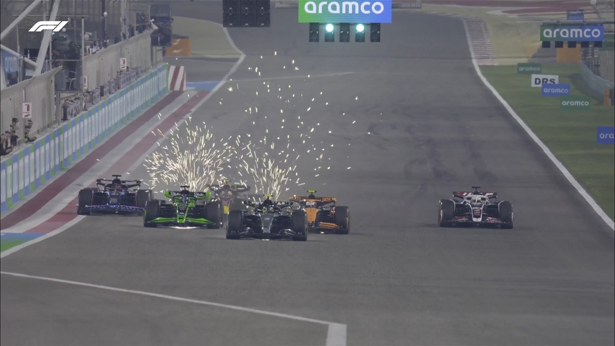 Hamilton, Ocon, Bottas, Pérez, Norris y Hülkenberg hicieron sobre el final un simulacro de partida en movimeinto. (Imagen TV / F1TV)