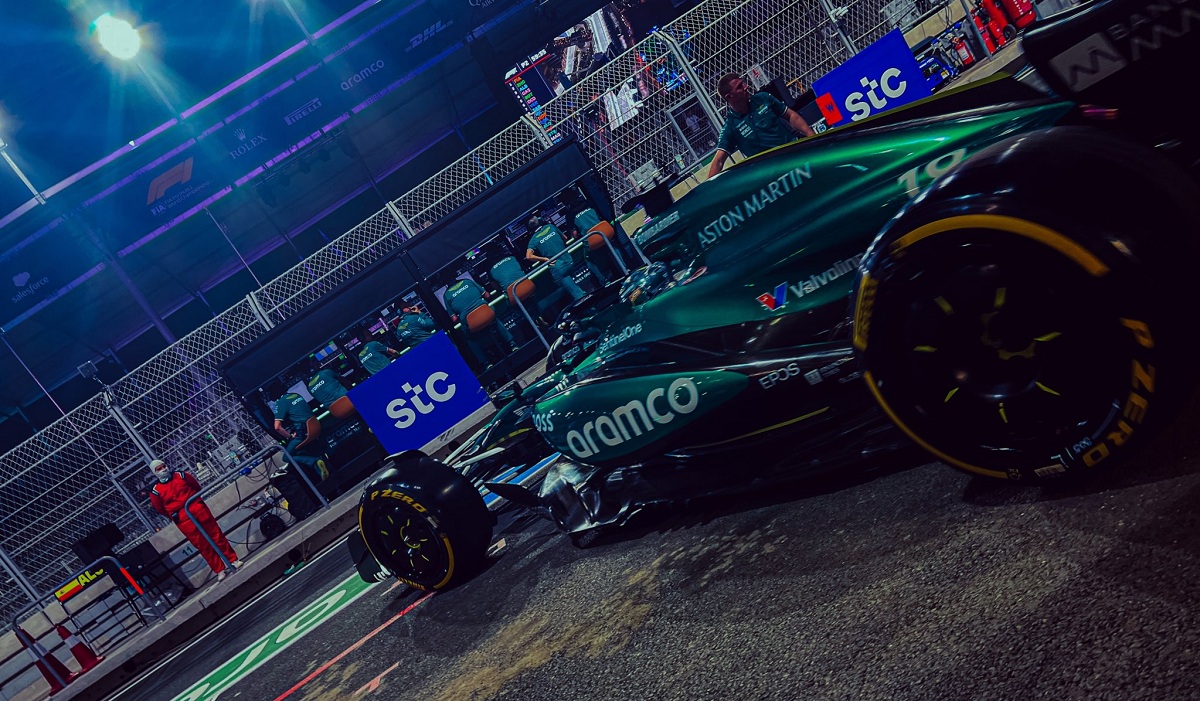 Alonso sale a pista para el segundo entrenamiento. (Aston Martin Aramco F1 Team)