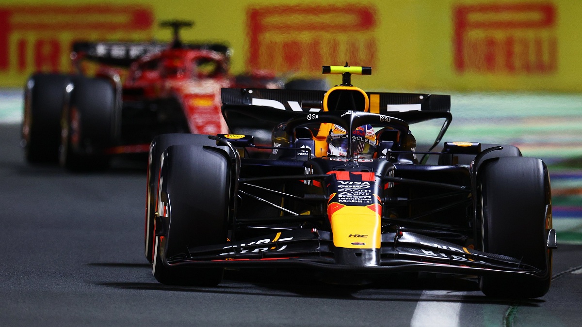 Pérez mantiene a raya a la Ferrari de Leclerc. (Red Bull Content Pool)