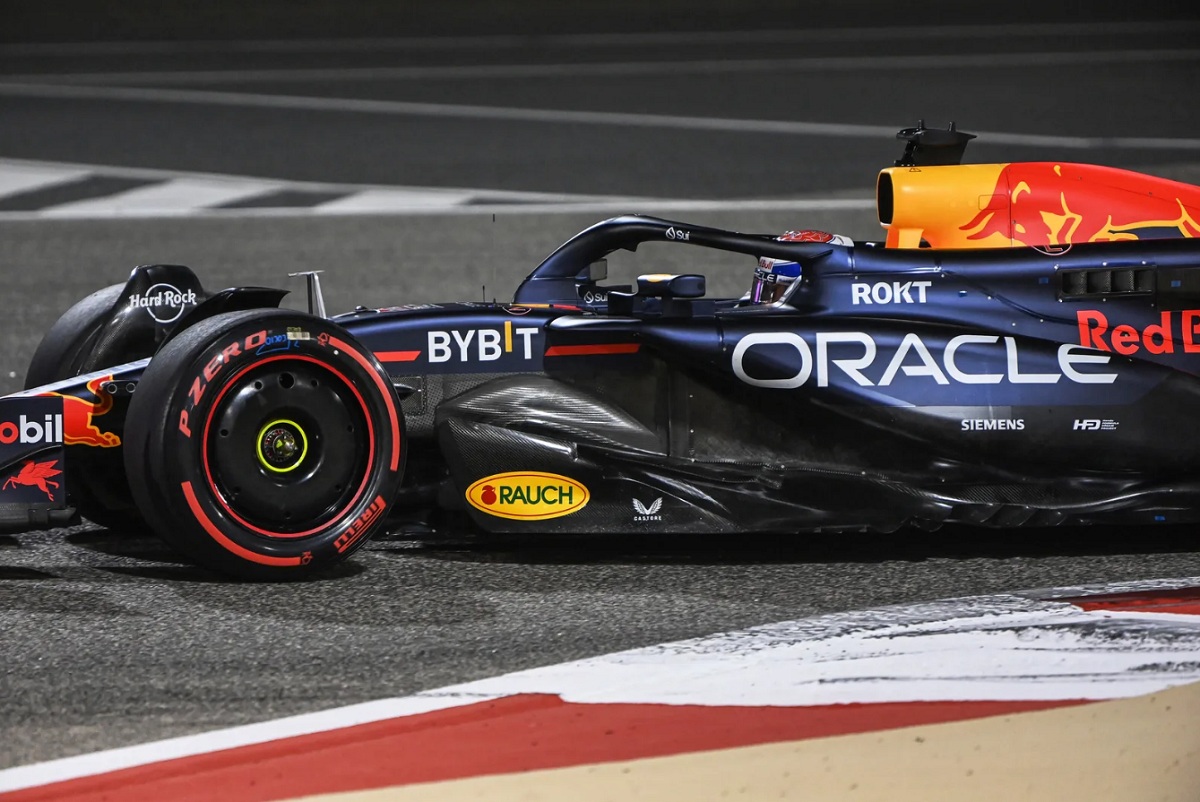 Verstappen gana la pole en Bahrein