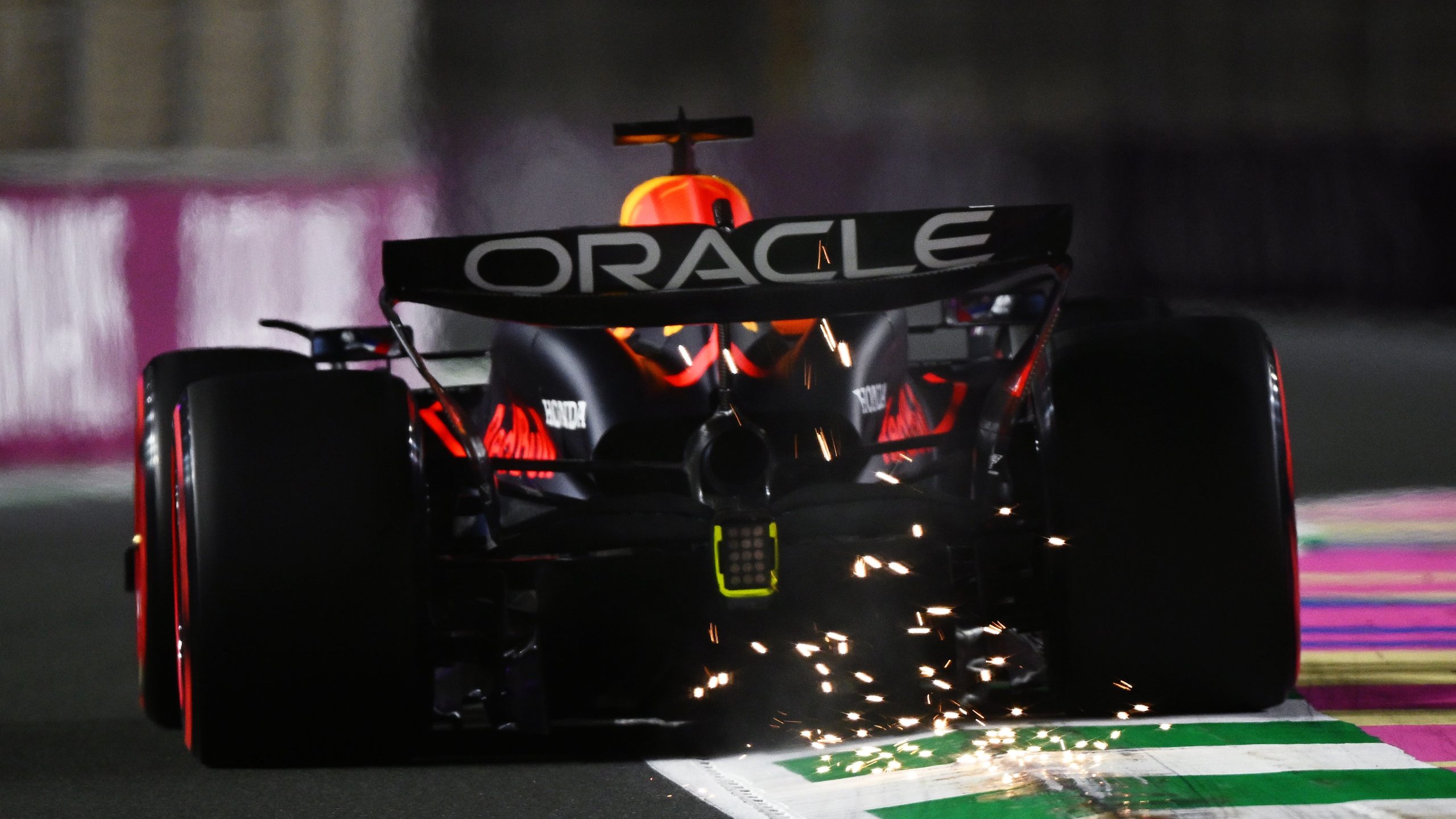Verstappen se queda con la pole en Jeddah