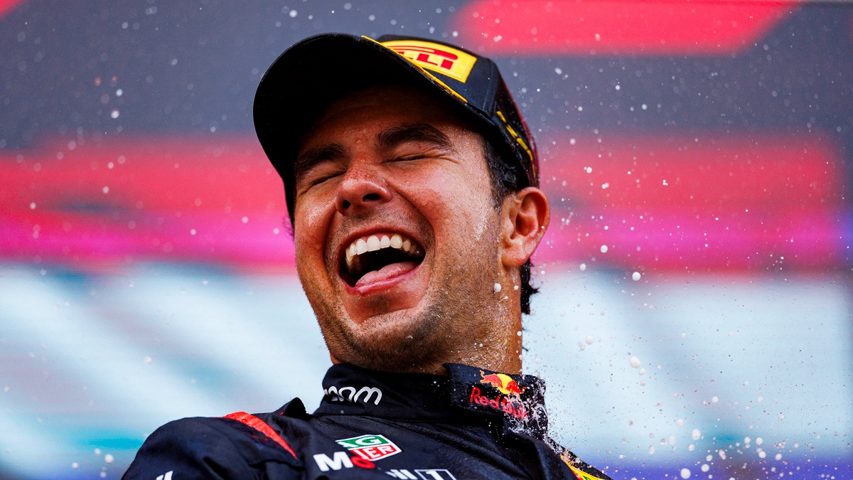 Pérez renueva con Red Bull hasta 2026