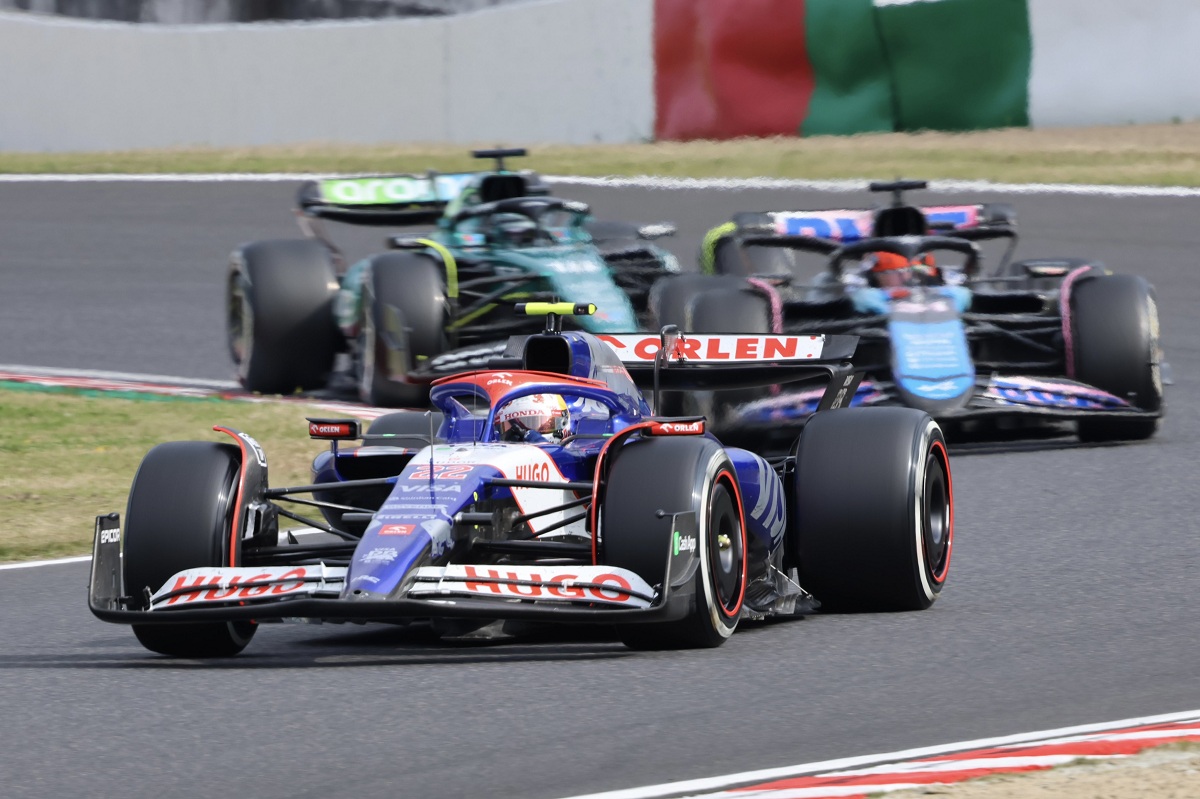 Tsunoda por delante de Ocon y Stroll. (Suzuka International Racing Circuit)