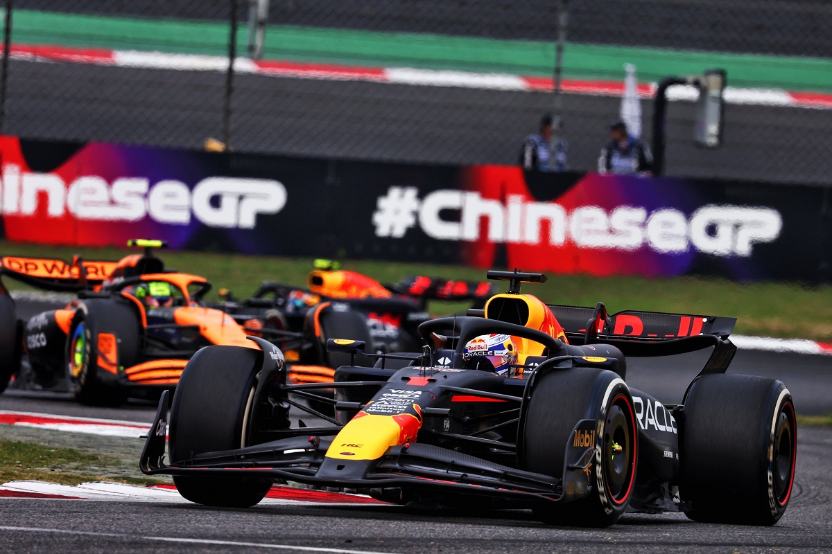 Verstappen ganó en China