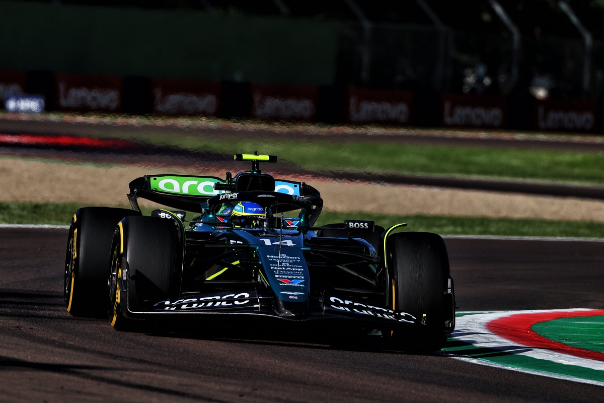 Alonso durante la Q1. (XPB Images)
