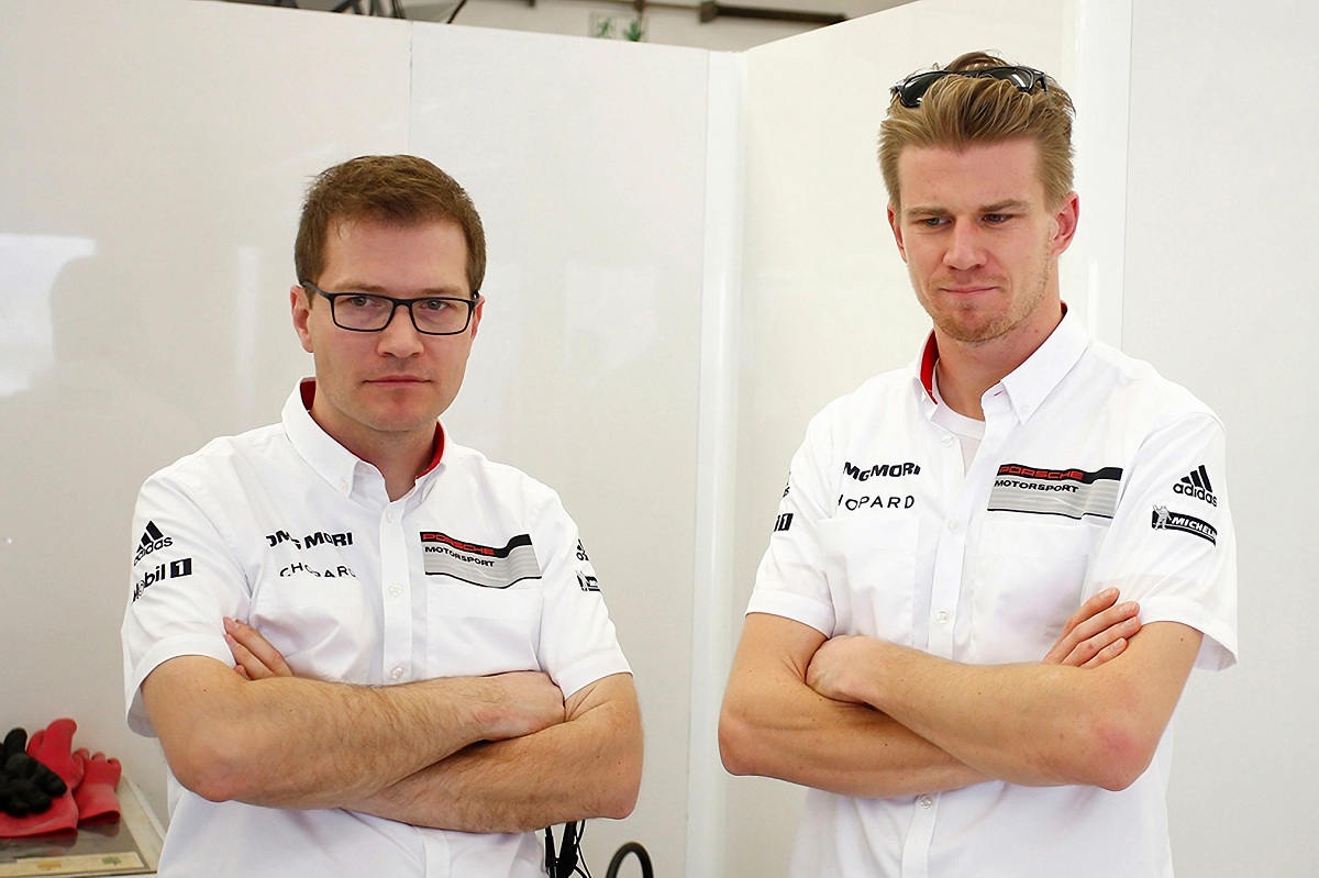 Hülkenberg con Seidl en el equipo oficial Porsche donde corrió las 24 Hs. de Le Mans en 2015.