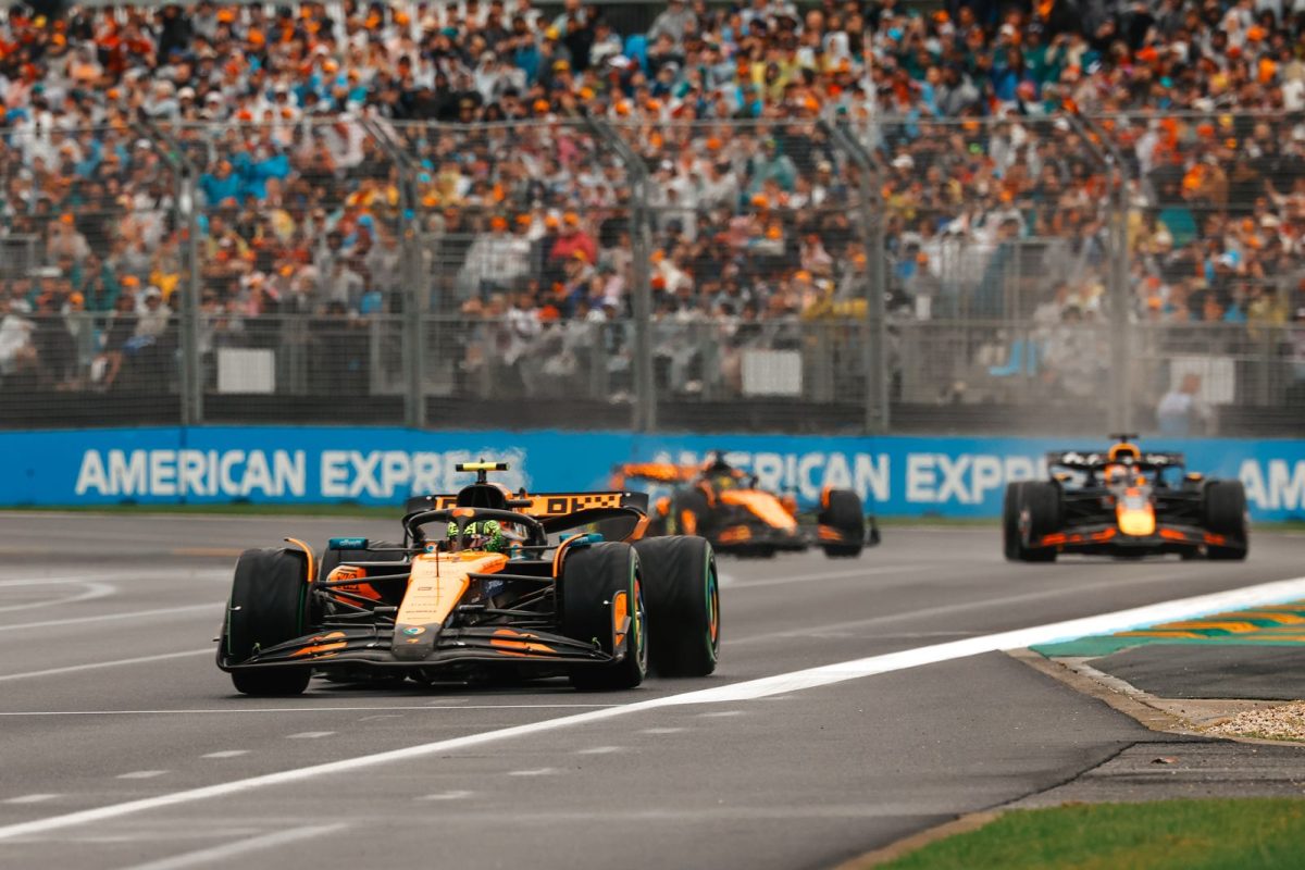 Norris en la punta seguido por Verstappen que le ganó la P2 a Piastri. (McLaren Racing)