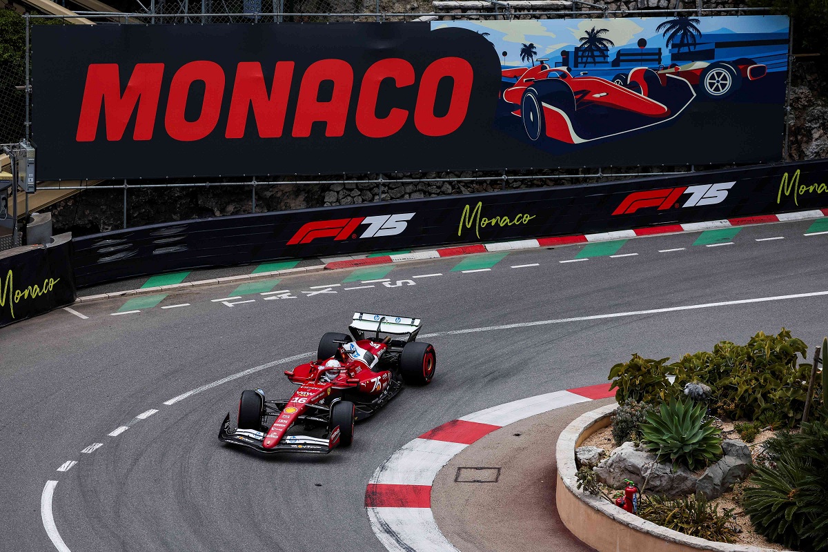 Leclerc girando en la horquilla de Fairmont. (Ferrari Media Centre)