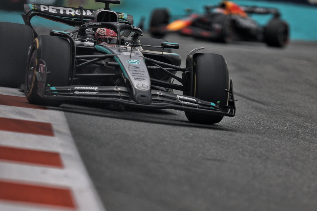 Russell le ganó la terecera posicón a Verstappen con un overcut. (Laurent Charniaux / XPB Images)