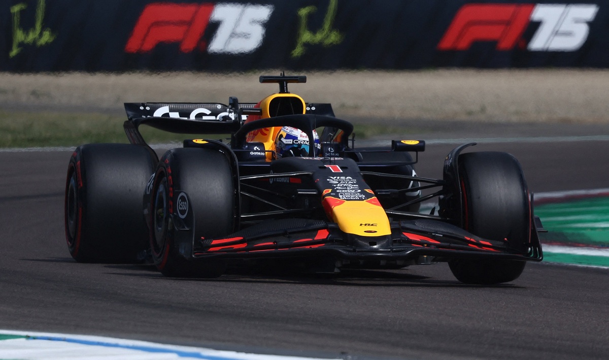 Verstappen desafió a los Mclaren, pero Piastri le ganó la pulseada. (Jakub Porzycki / REUTERS)