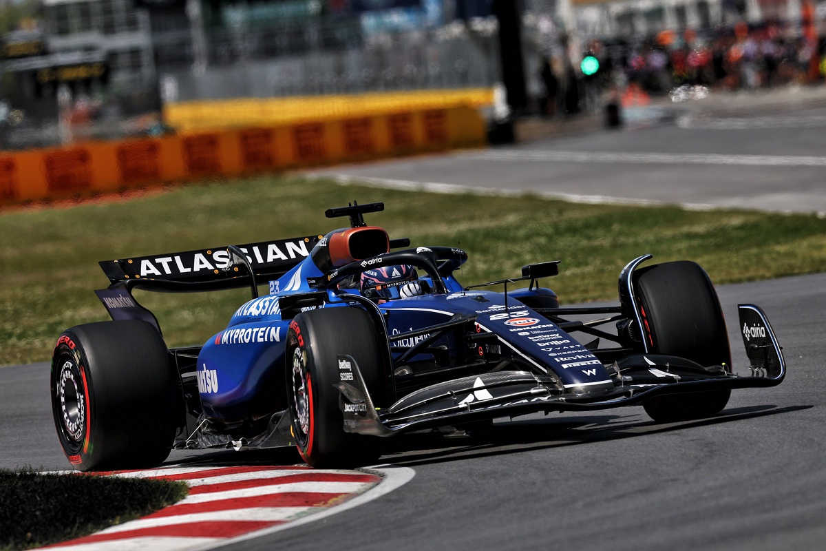 Albon, junto con Sainz, escotaron a Verstappen. (Laurent Charniaux)