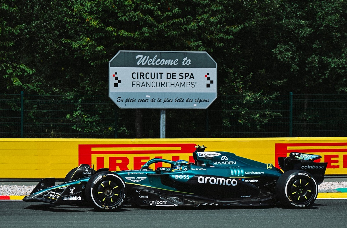 Alonso finalizó noveno, el nuevo alerón trasero de Aston Martin superó el primer examen. (Sam Bagnall)