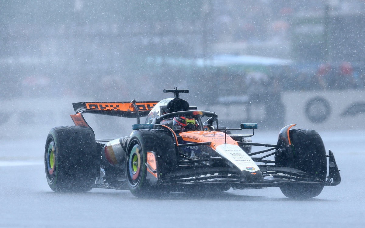 Un error el relanzamiento del segundo safety Car le costó la carrera a Piastri. (Andrew Boyers / REUTERS)
