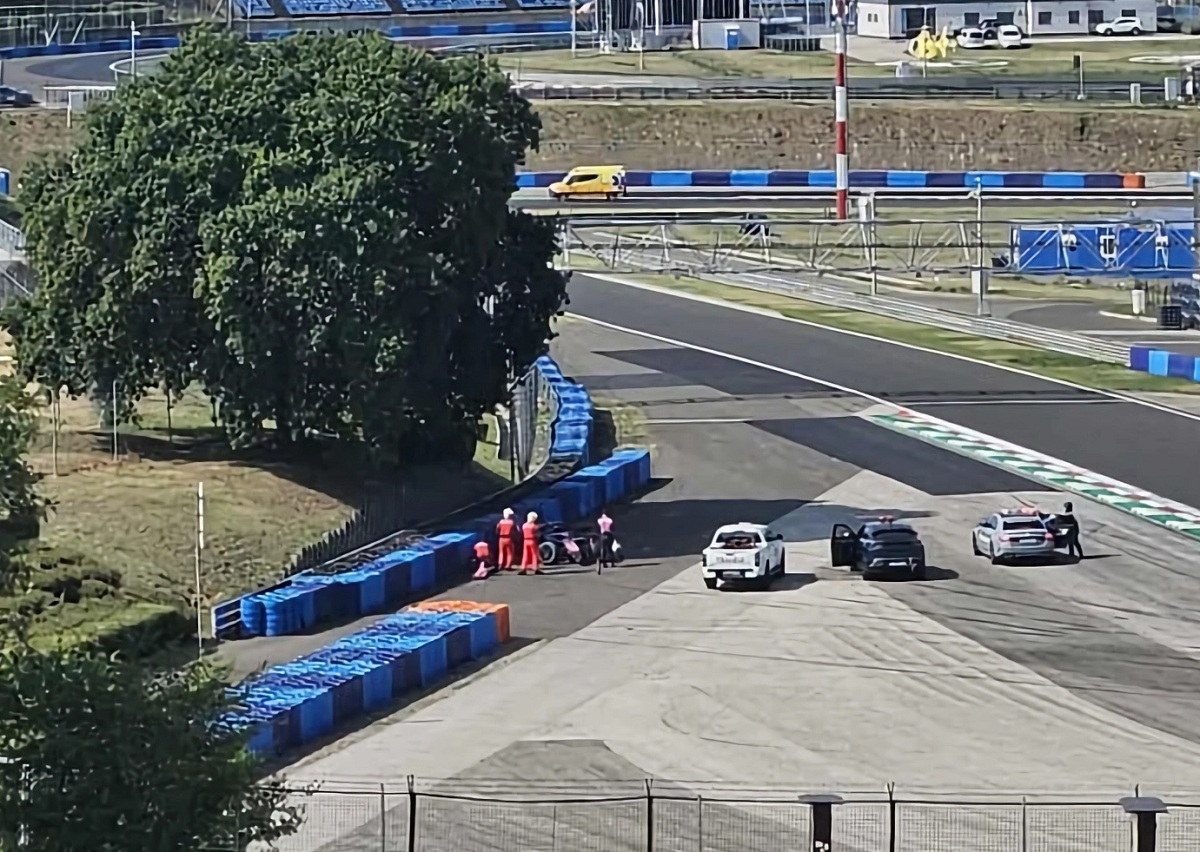 Colapinto se accidentó en la curva 11, los daños en el coche obligaron a Alpone a abandonar el programa de Pirelli. (Dawid Martuszewski)