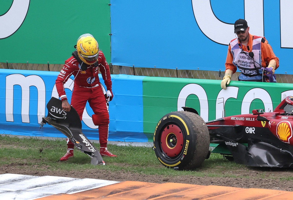 Hamilton originó el primer Safety Car al chocar en la curva 3. (Christian Hartmann / REUTERS)
