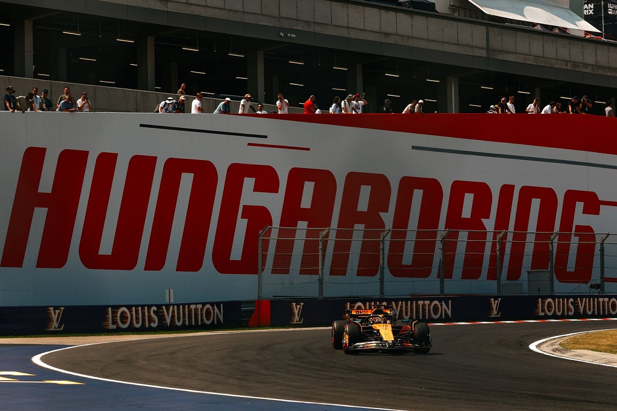 Piastri girando durante la clasificación. (McLaren Racing)