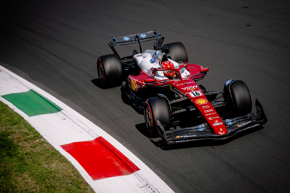 Leclerc terminó segundo en ambos libres detrás de Hamilton -PL1- y Norris -PL2-. (Alberto Vimercati / DPPI / Ferrari media Centre)