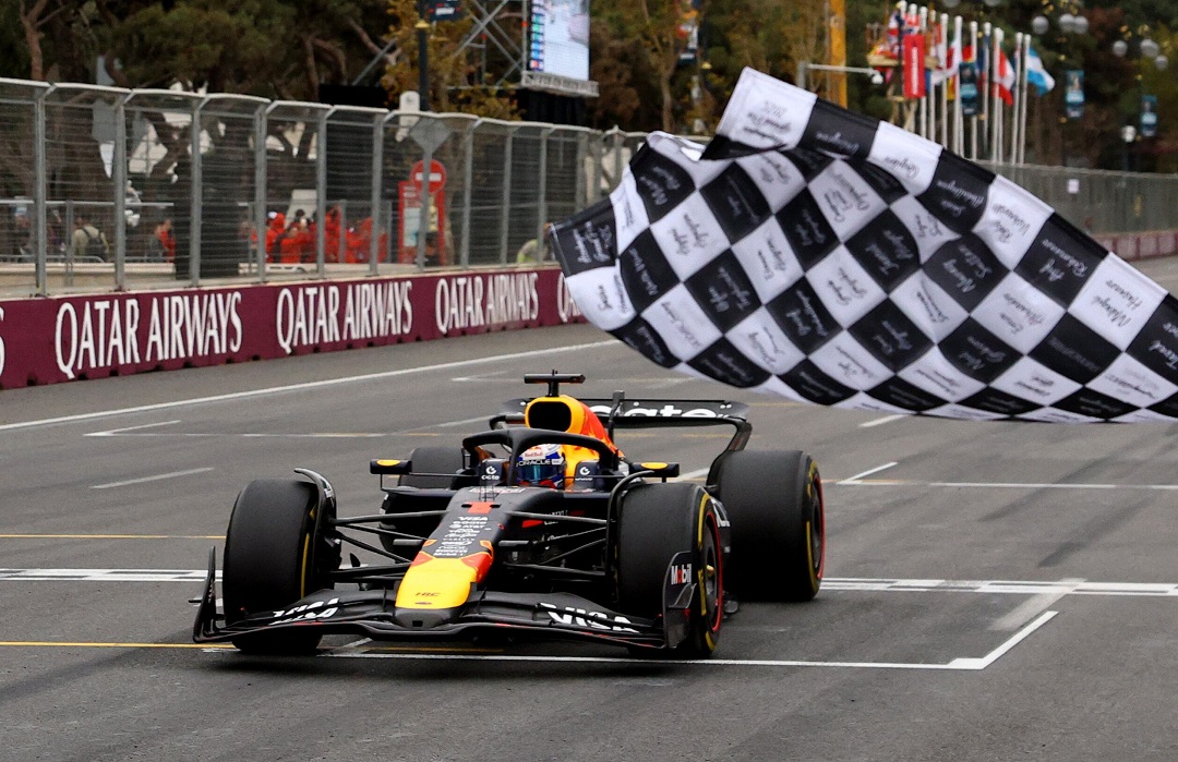 Verstappen ganó en Bakú