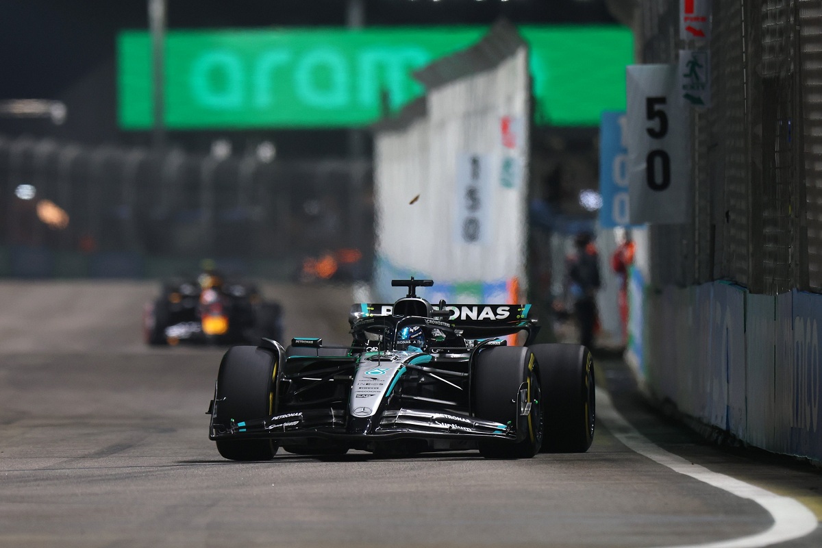 Russell siempre mantuvo la punta y controló la diferencia con Verstappen. (Steven Tee)