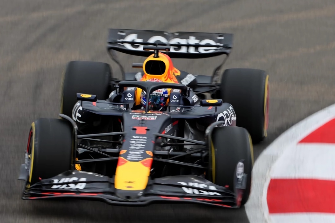 Verstappen lidera el último libre en Singapur