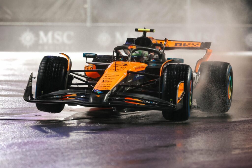 Norris consigue la pole del GP de Las Vegas por delante de Verstappen y Sainz en una emocionante sesión bajo la lluvia