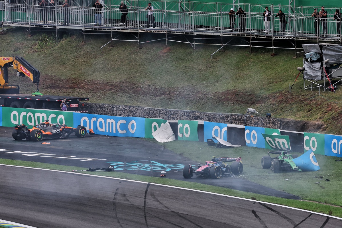 La curva 3 fue escenario de tres despistes fuertes: Piastri, Colapinto y Hülkenberg. (Laurent Charniaux / XPB Images)