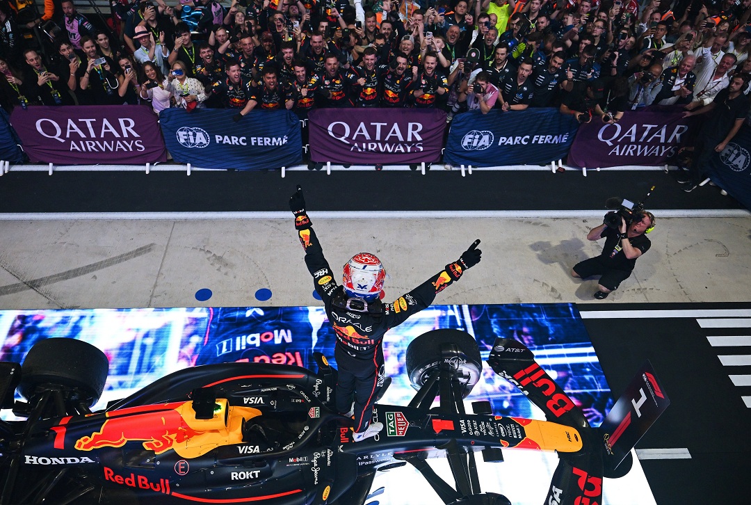Verstappen ganó en Catar y se define el título en Abu Dhabi