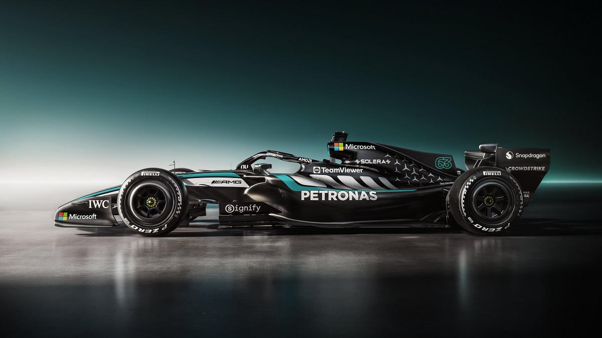 El W17 presenta un cambio en el esquema de la librea, dando mayor visualización a los tres colores corporativos: gris, negro y turquesa. (Mercedes AMG PETRONAS F1 Team)