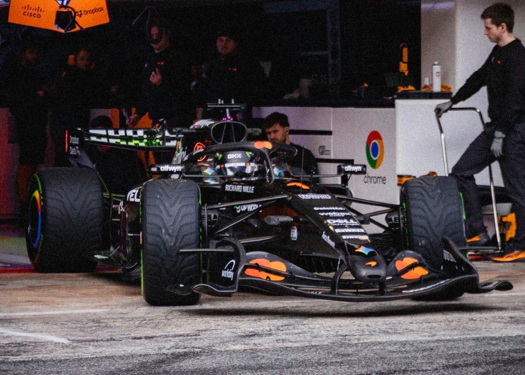 Norris estrenó el McLaren, pero Mercedes se lleva los comentarios