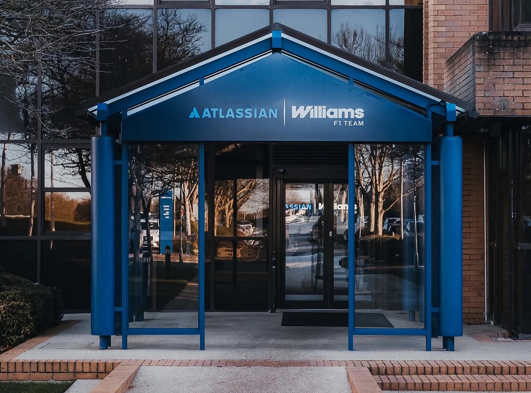 Williams se baja de las pruebas en Barcelona por retrasos con el FW48