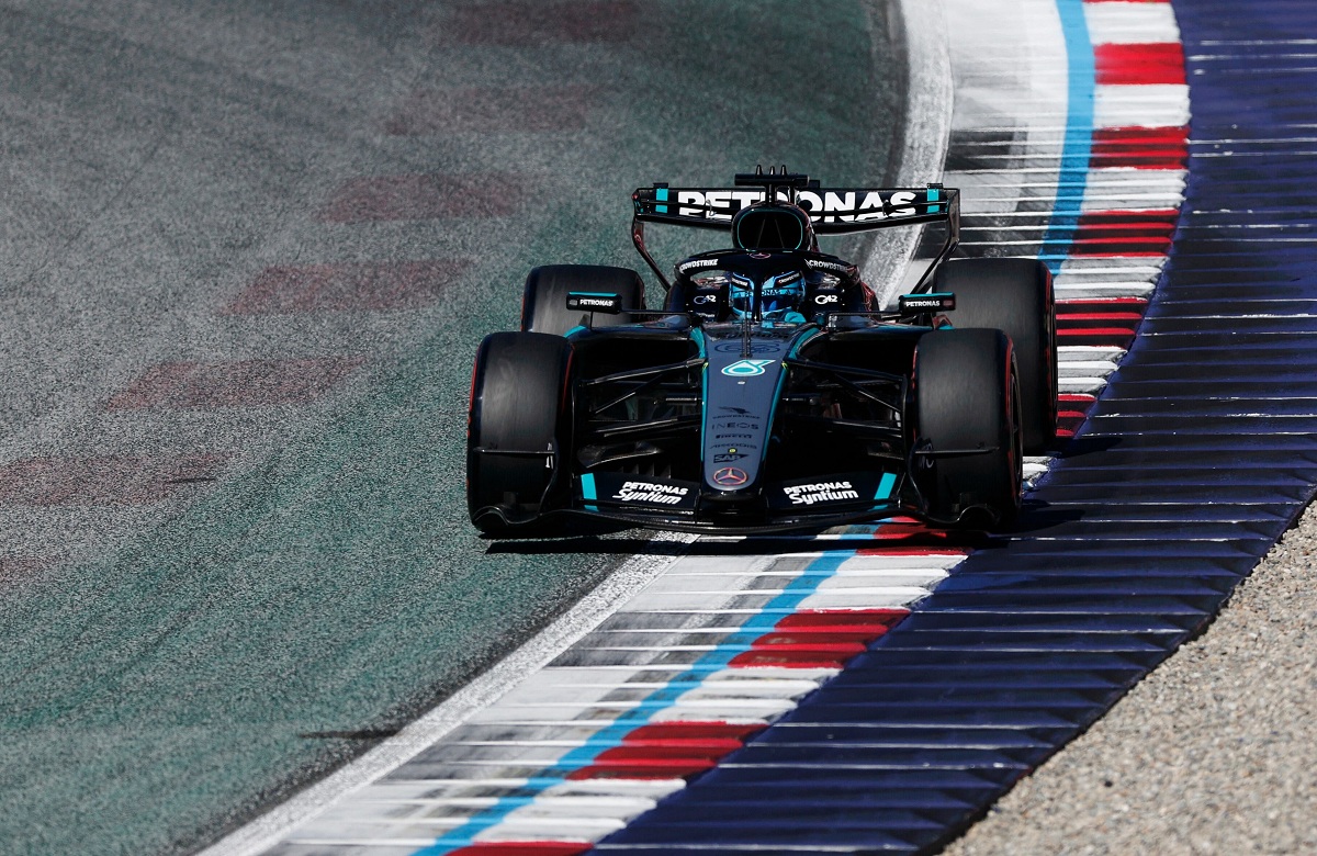 Russell en plena acción durante la Quali. (Lisa Leutner / REUTERS)