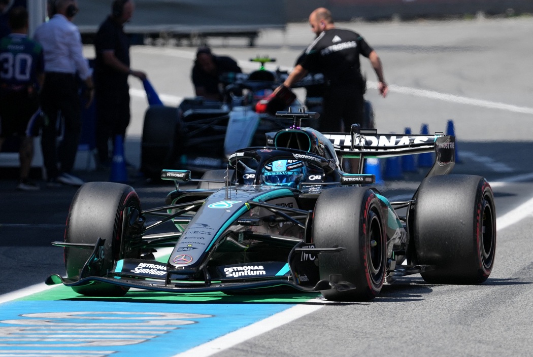 Russell vuela en Barcelona para quedarse con la pole