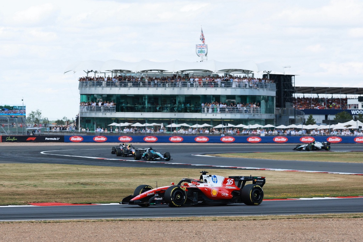 Leclerc en la punta. (Ferrari Media Centre)