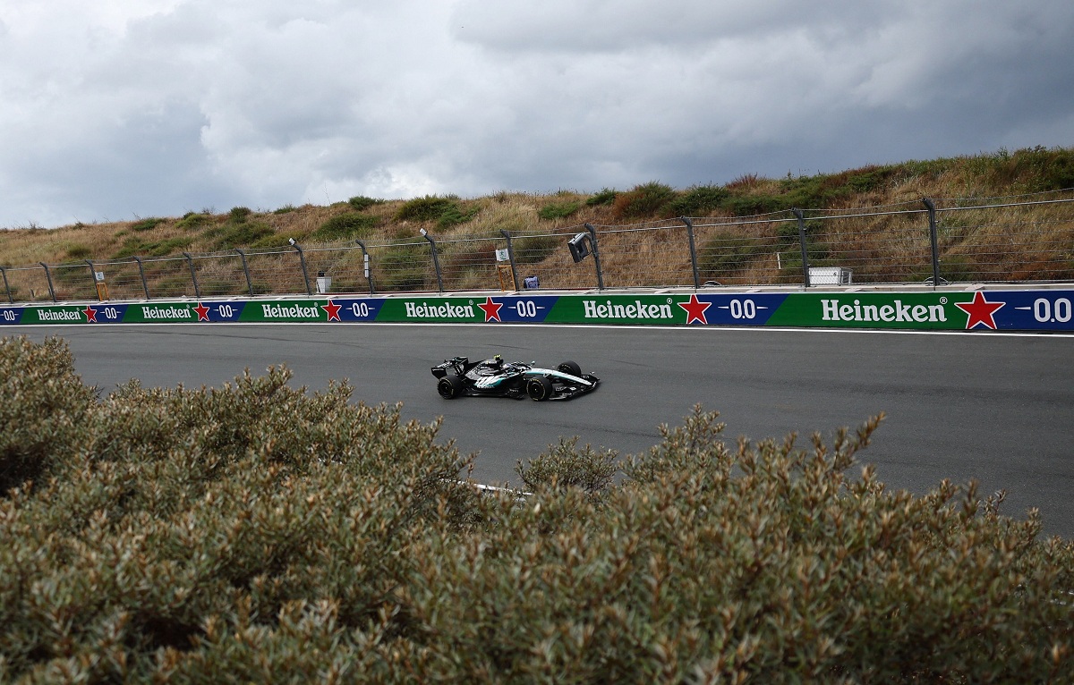 Antonelli durante los entrenamientos en Zandvoort. (Jakub Porzycki / REUTERS)