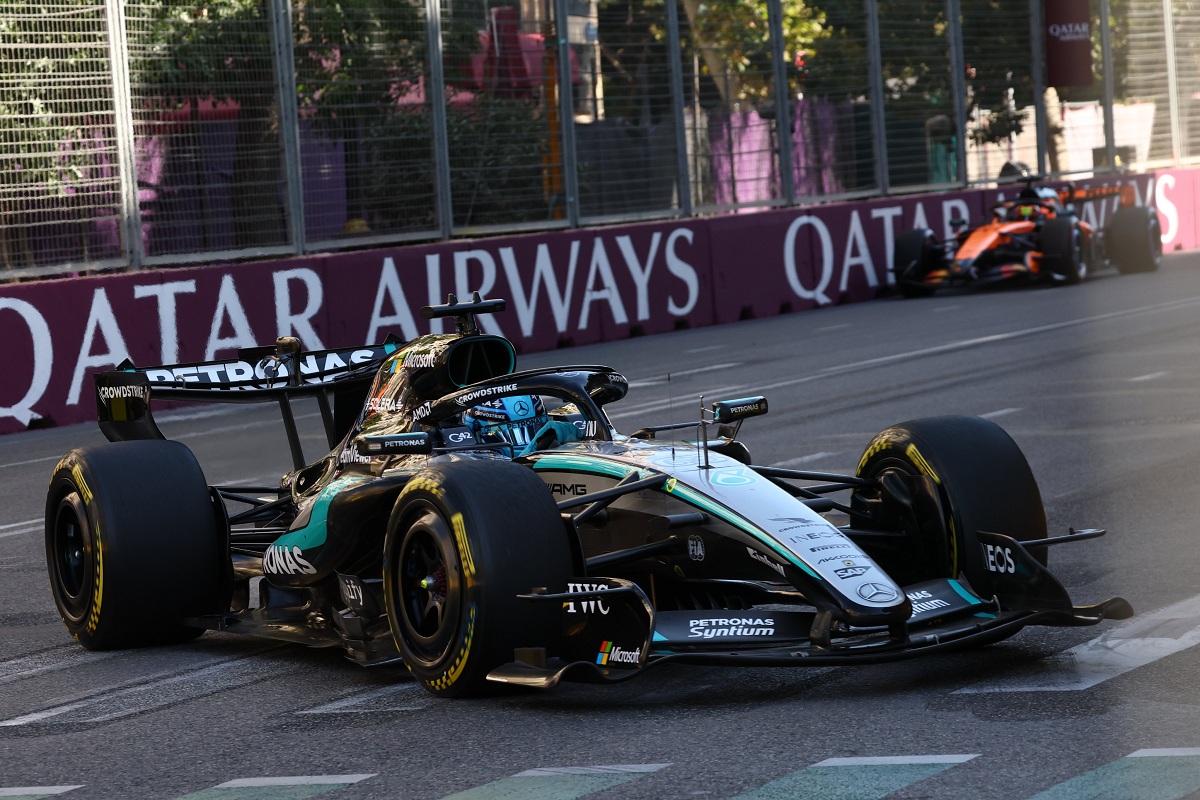 Russell lideró la carrera de punta a punta y solo se vio amenzado por Verstappen en las últimas vueltas. (XPB Images)