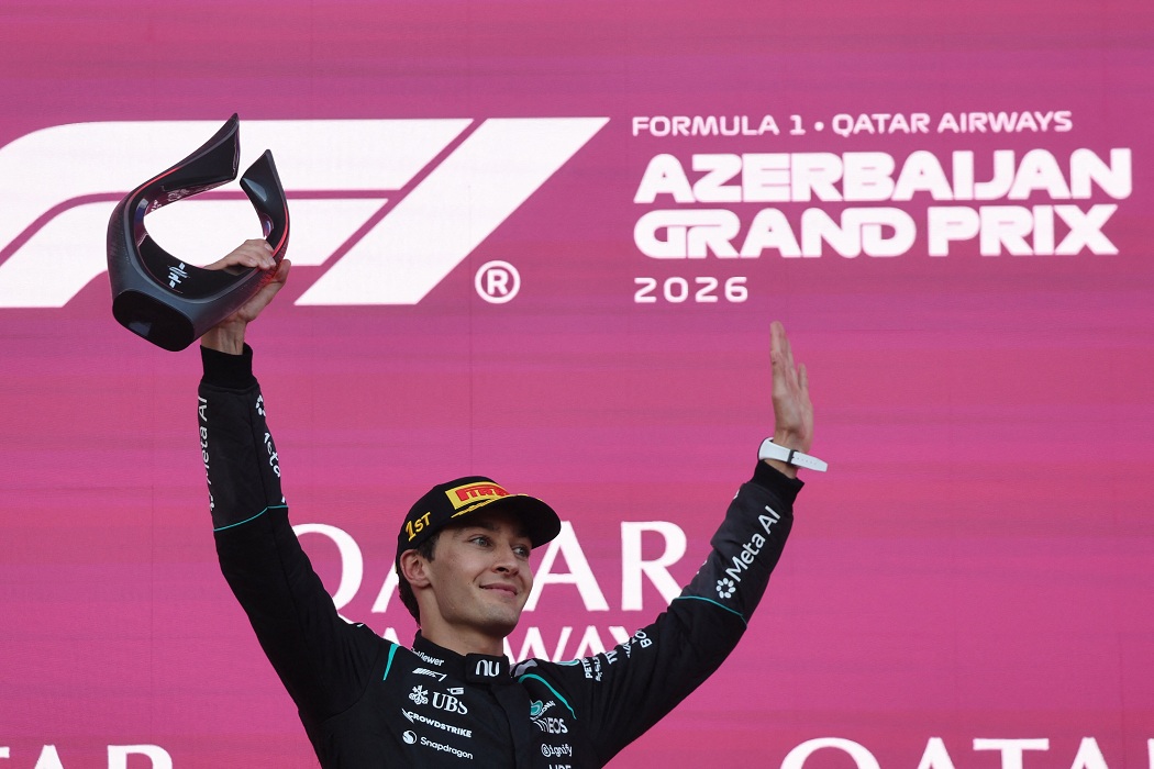 Russell gana por los pelos ante un inspirado Verstappen